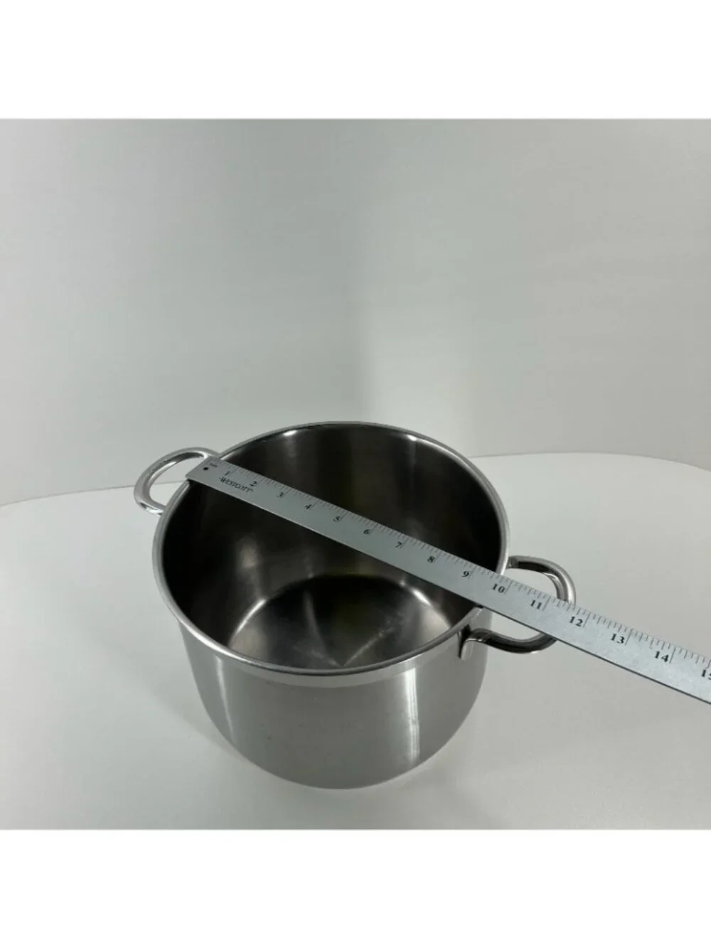 Chantal SL33-240 Stainless Steel Stockpot 8 Qt Two Handle Cooking Pot No Lid